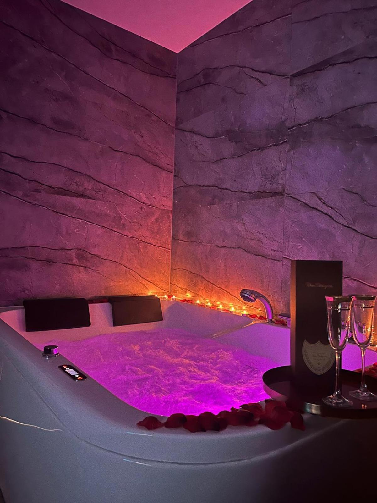 Apartament Z Jacuzzi Klimatyzacja Prywatny Parking Radom Zewnętrze zdjęcie